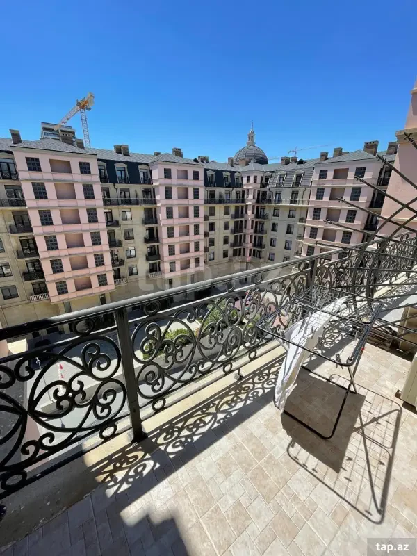 Kirayə verilir 2 otaqlı yeni tikili 100 m²