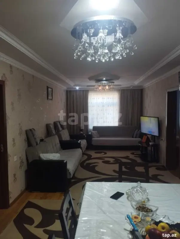 Satılır 7 otaqlı həyət evi 272 m²