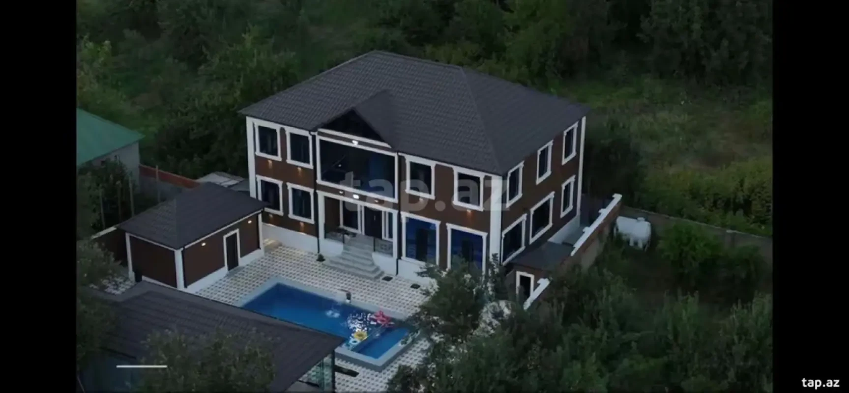 Kirayə verilir 9 otaqlı həyət evi 450 m²