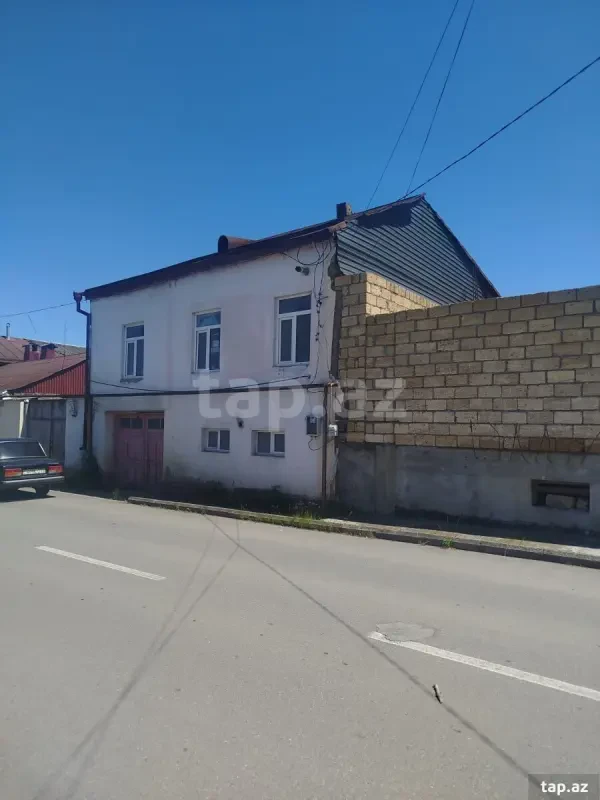 Satılır 5 otaqlı həyət evi 4 m²