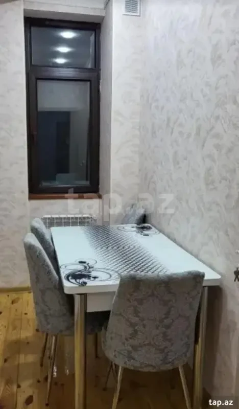 Kirayə verilir 2 otaqlı mənzil 76 m²