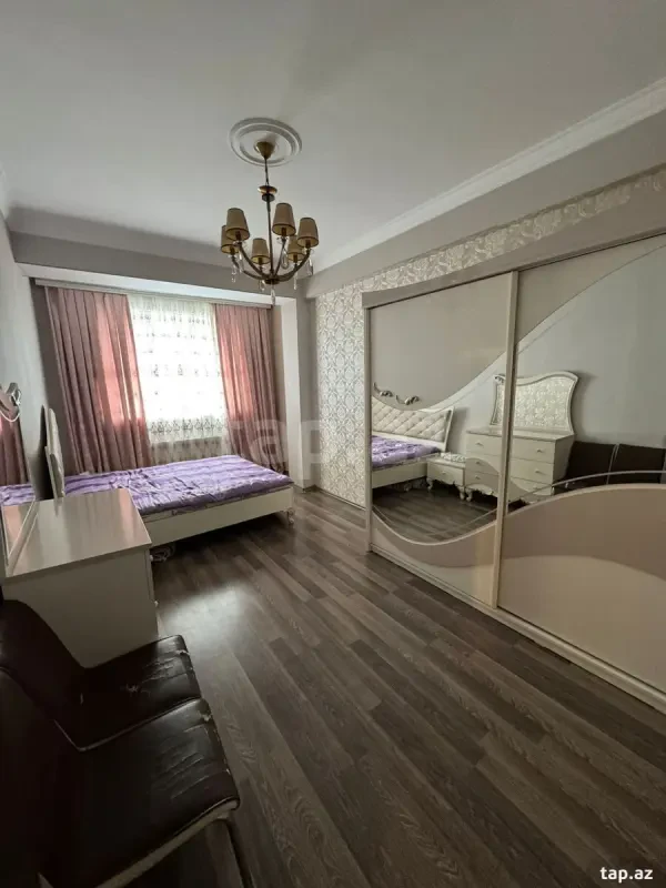Kirayə verilir 2 otaqlı yeni tikili 80 m²