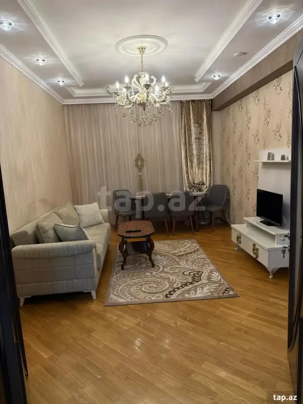 Kirayə verilir 3 otaqlı yeni tikili 140 m²
