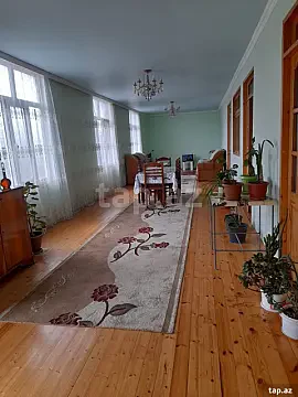 Satılır 3 otaqlı həyət evi 200 m² — Şəki 3 otaq 200.00 m²