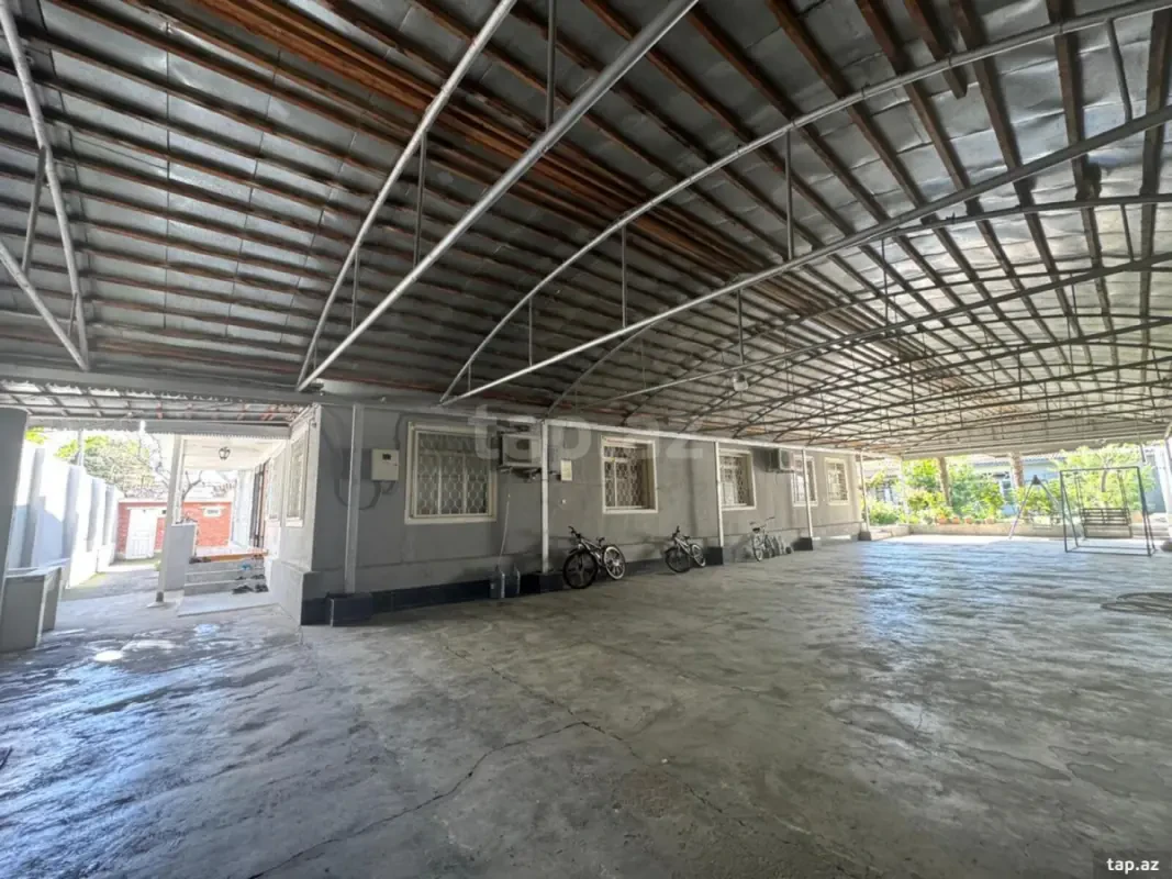 Satılır 6 otaqlı həyət evi 200 m²