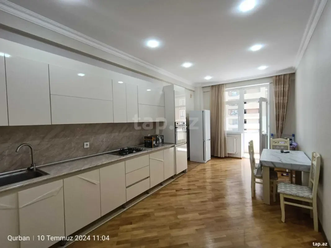 Kirayə verilir 4 otaqlı yeni tikili 125 m²