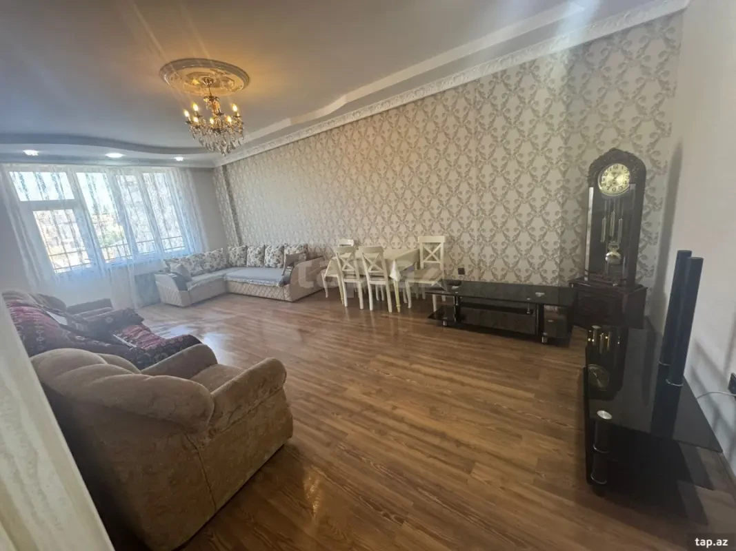 Kirayə verilir 3 otaqlı yeni tikili 140 m²