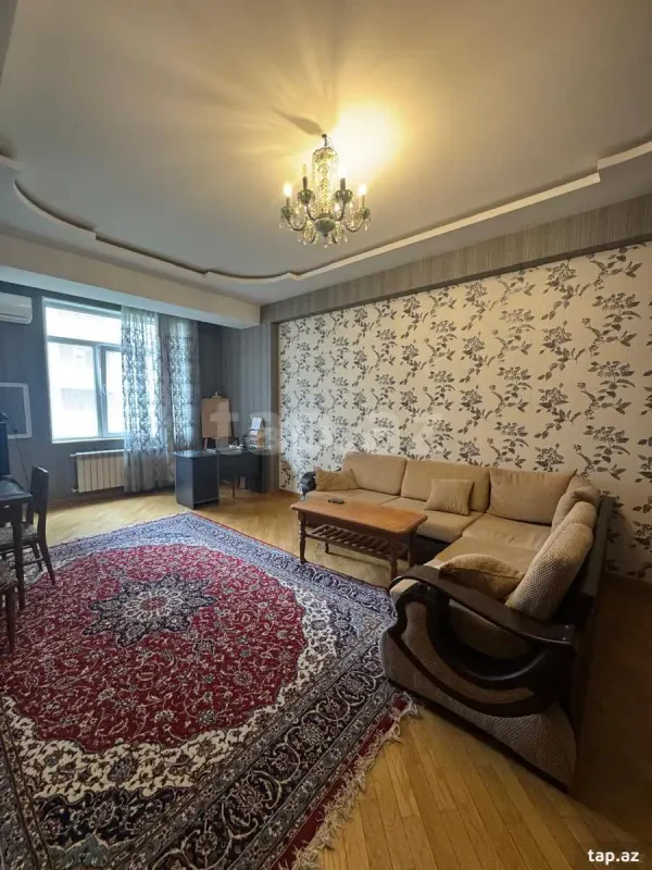 Kirayə verilir 2 otaqlı yeni tikili 110 m²