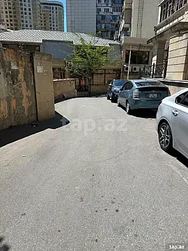 Kirayə verilir 4 otaqlı mənzil 130 m² — Bakı, Nizami 4 otaq 130.00 m²