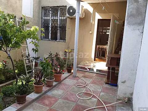 Satılır 5 otaqlı həyət evi 180 m² — Bakı 5 otaq 180.00 m²