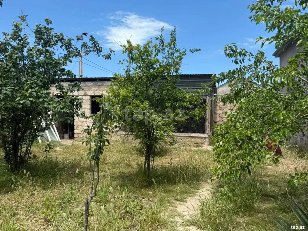 Satılır 3 otaqlı həyət evi 100 m²