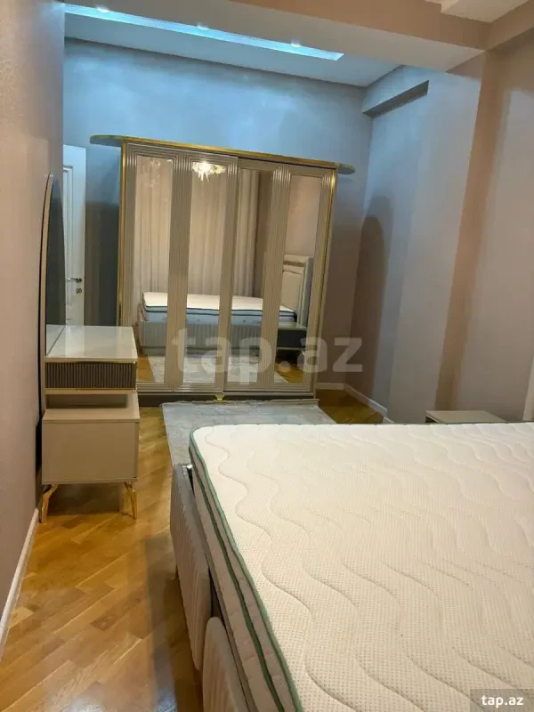 Kirayə verilir 3 otaqlı yeni tikili 130 m²