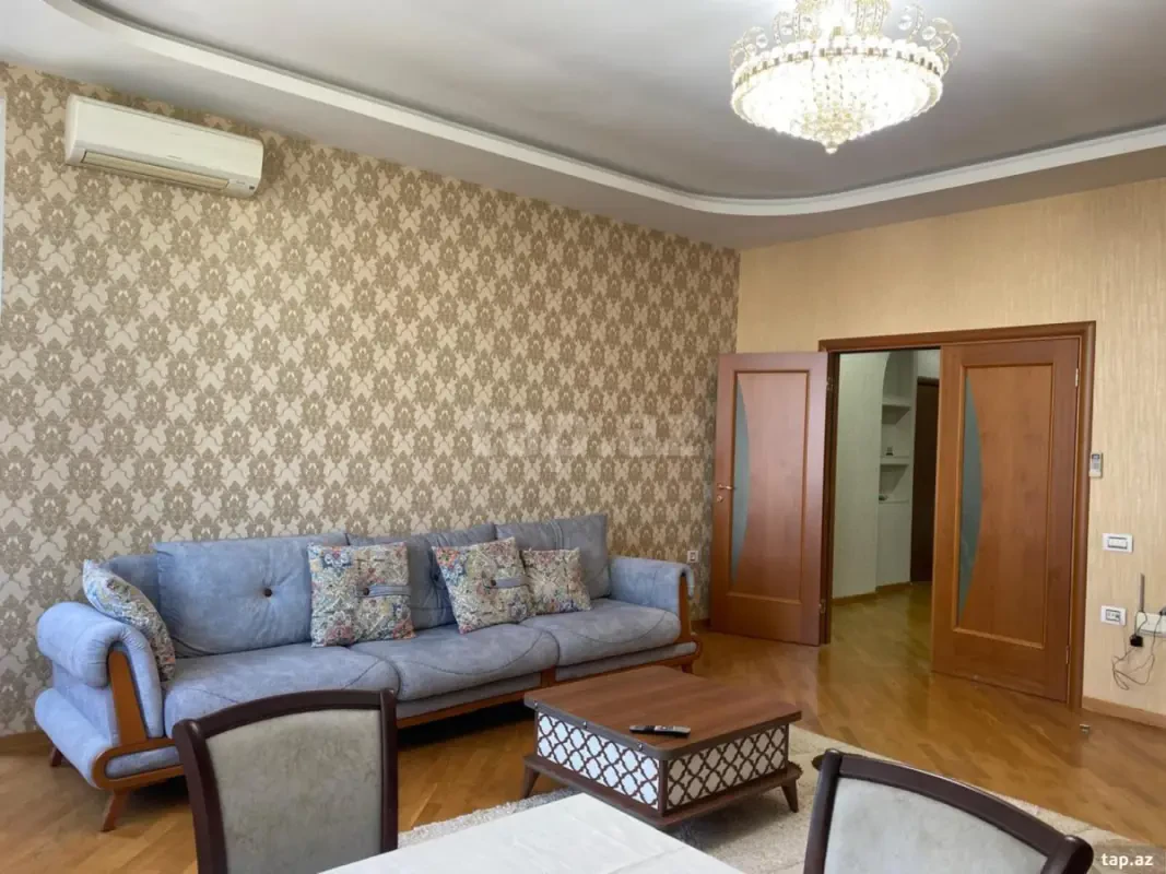 Kirayə verilir 4 otaqlı yeni tikili 170 m²