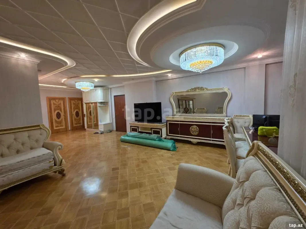 Kirayə verilir 3 otaqlı yeni tikili 150 m²