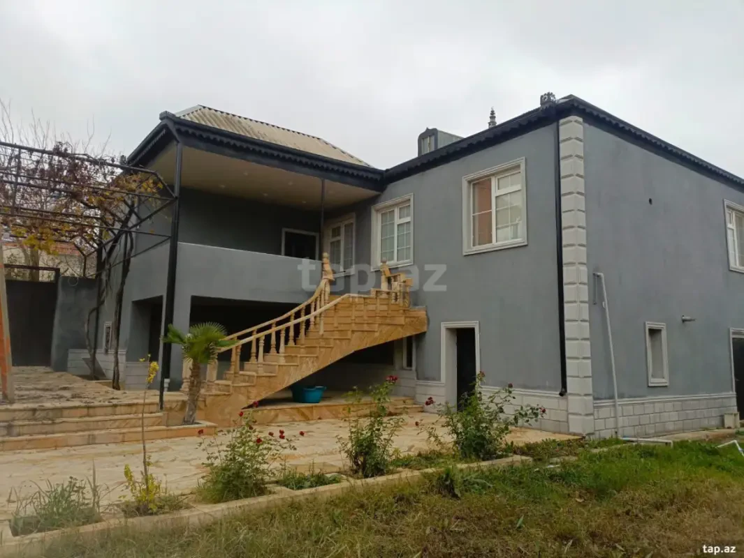 Satılır 6 otaqlı həyət evi 210 m²