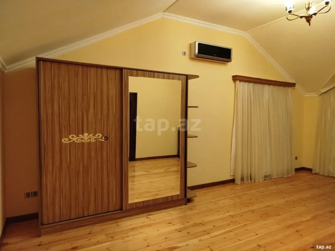 Satılır 6 otaqlı həyət evi 250 m²