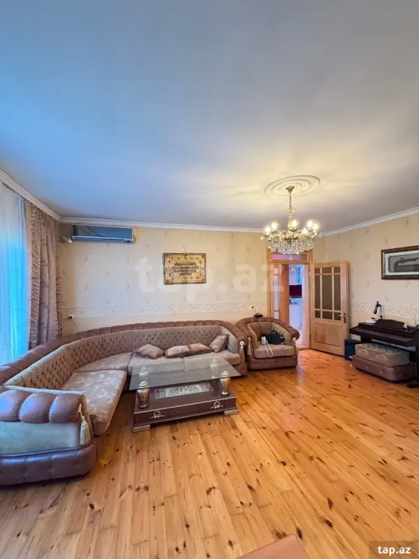 Satılır 4 otaqlı həyət evi 150 m²
