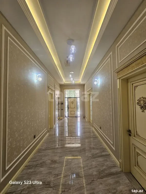 Satılır 5 otaqlı həyət evi 240 m²