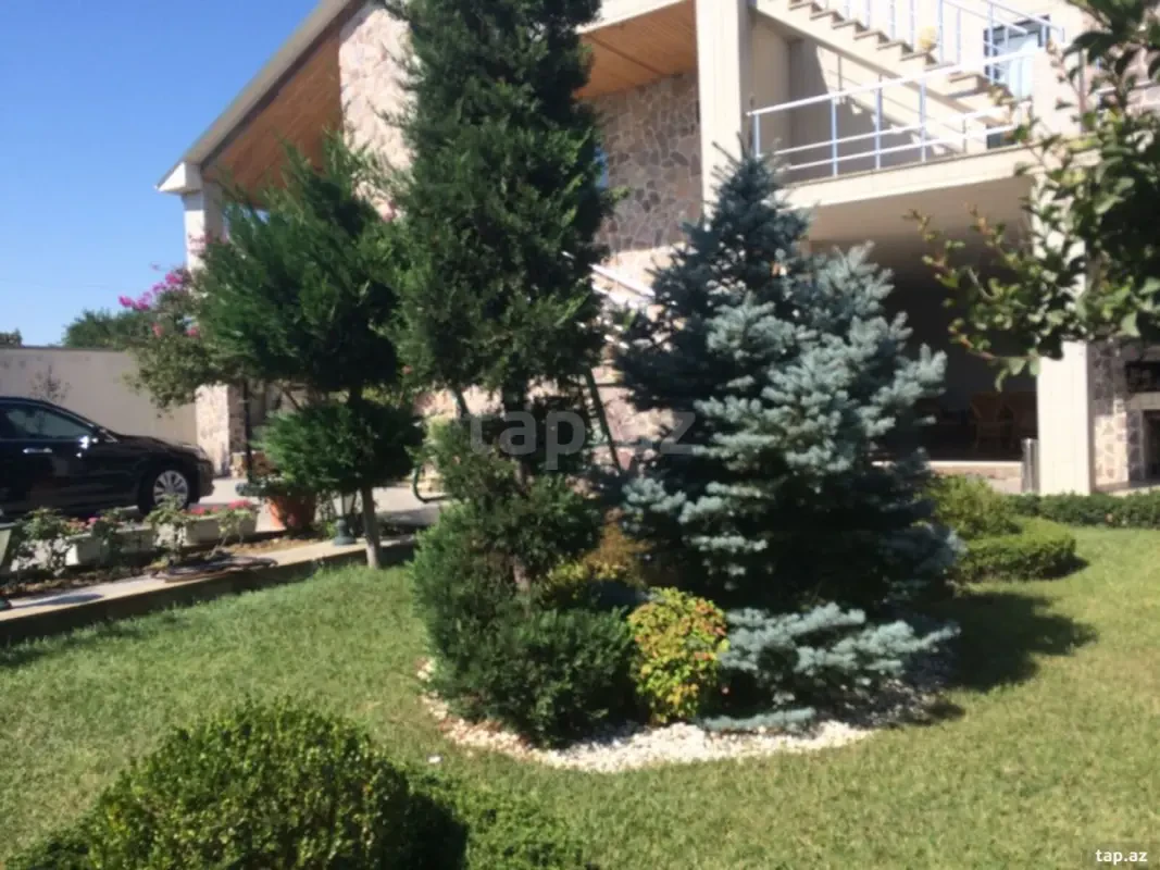 Satılır 6 otaqlı həyət evi 250 m²