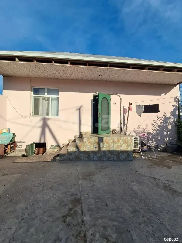 Satılır 3 otaqlı həyət evi 100 m²