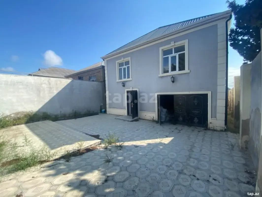Satılır 5 otaqlı həyət evi 180 m²