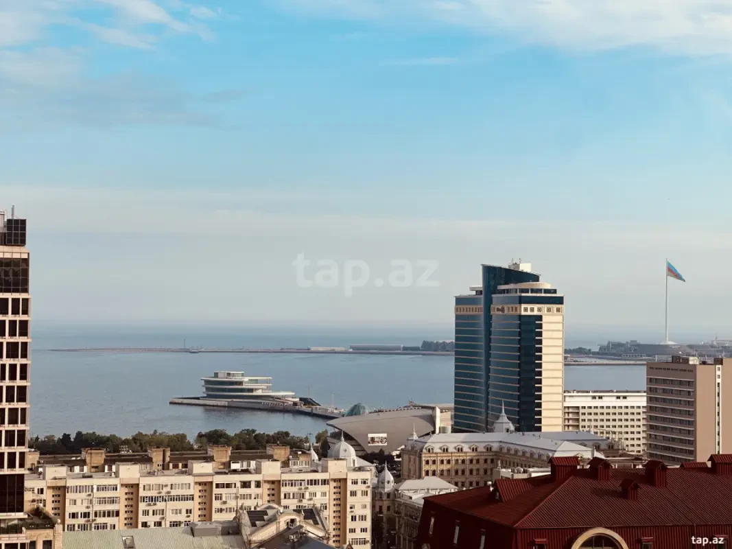 Satılır 6 otaqlı yeni tikili 233 m²
