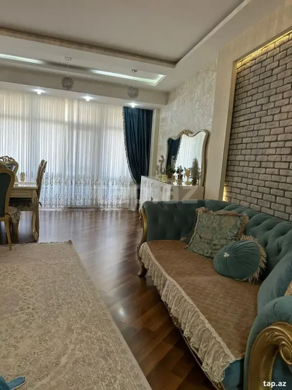 Kirayə verilir 3 otaqlı yeni tikili 110 m²