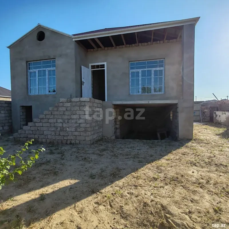 Satılır 4 otaqlı həyət evi 127 m²
