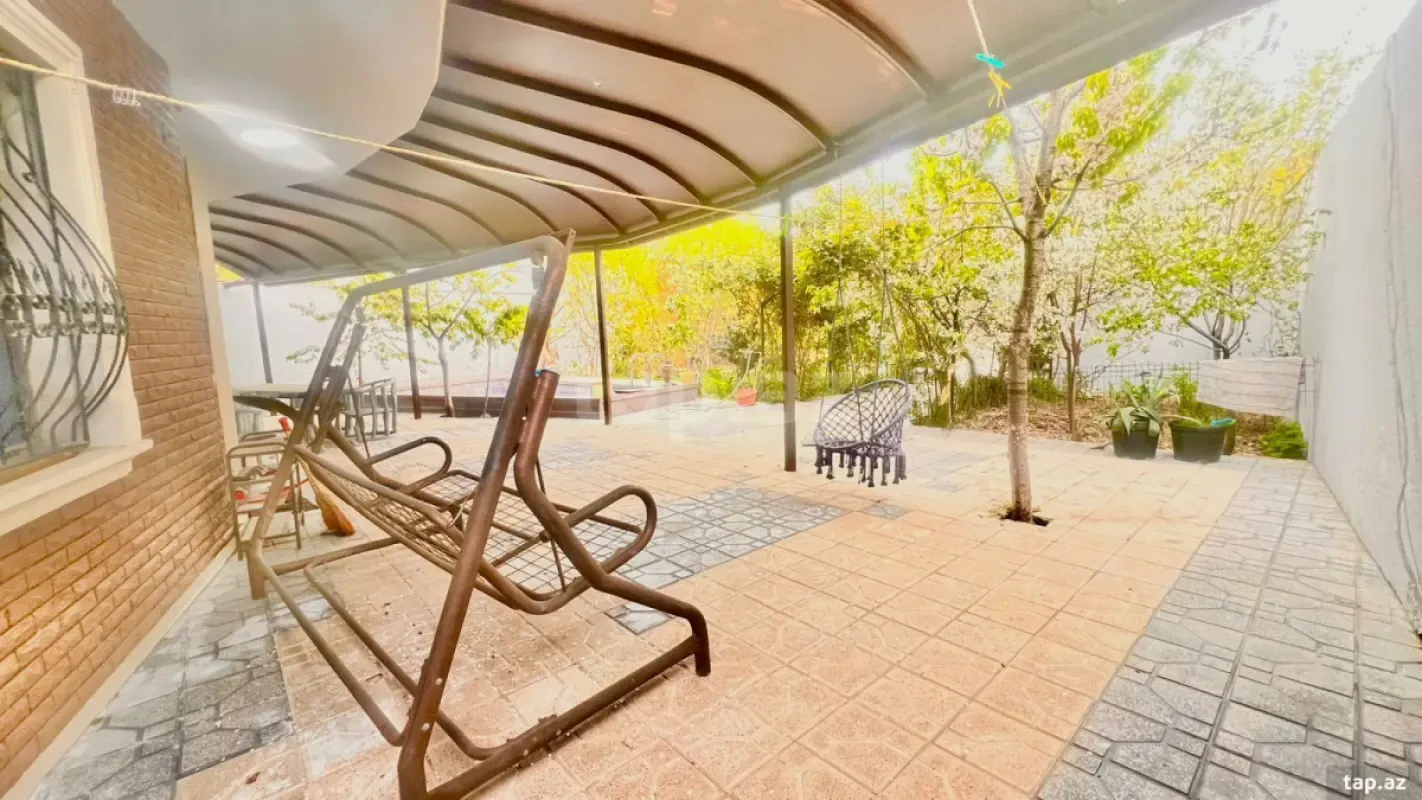Satılır 8 otaqlı həyət evi 500 m²