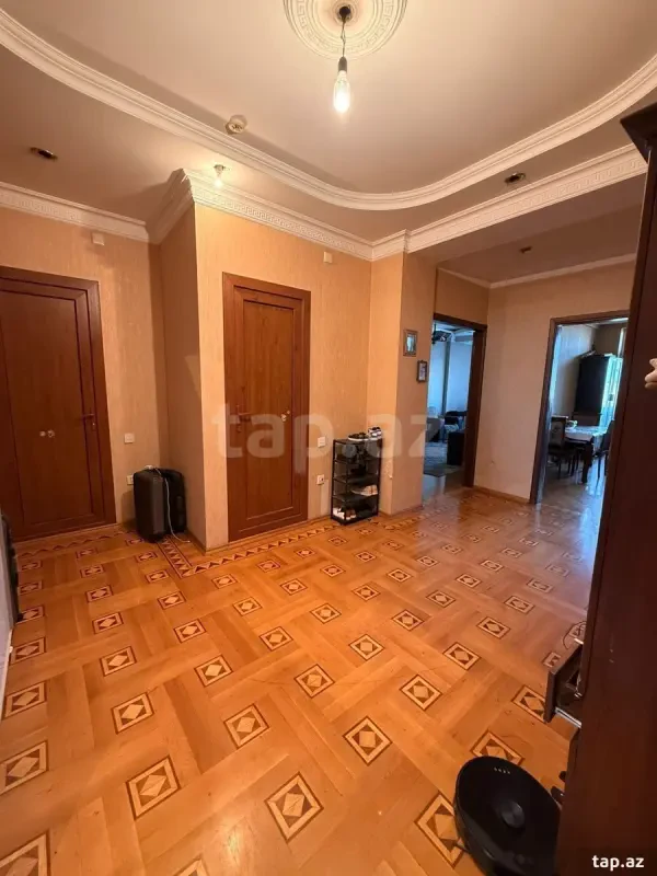 Kirayə verilir 2 otaqlı yeni tikili 90 m²