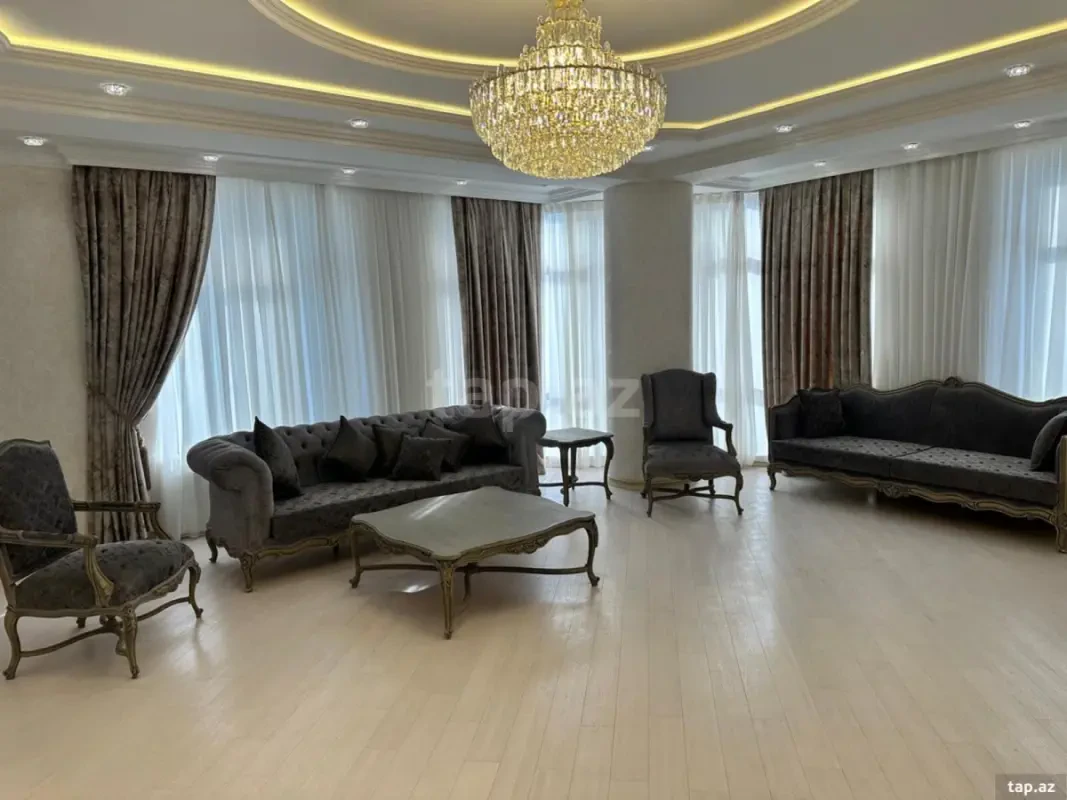 Satılır 3 otaqlı yeni tikili 135 m²