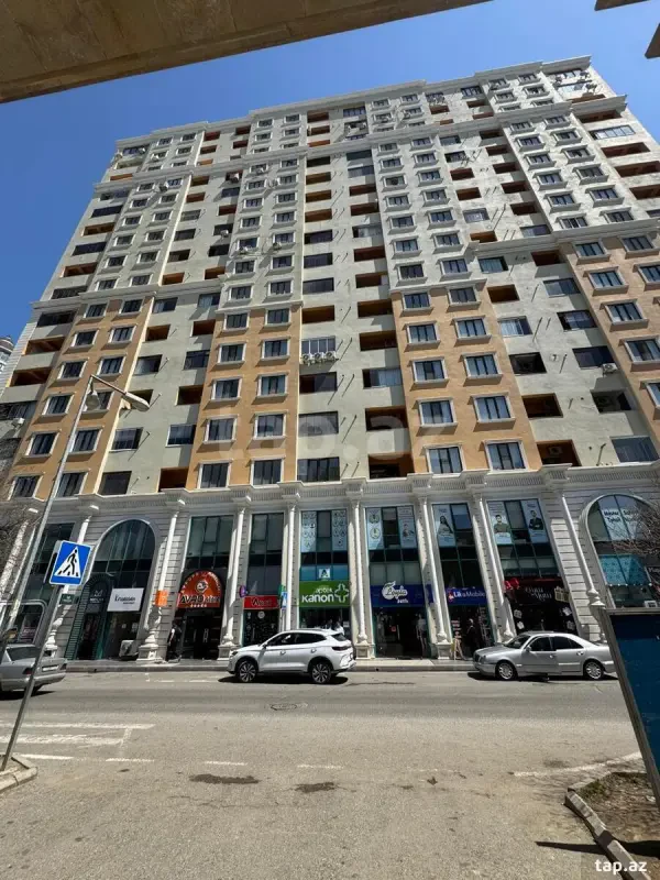 Satılır 4 otaqlı yeni tikili 170 m²
