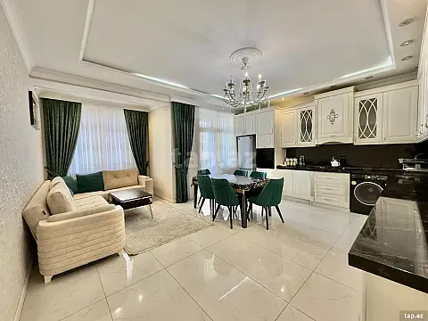 Satılır 3 otaqlı yeni tikili 180 m² — Bakı 3 otaq 180.00 m²