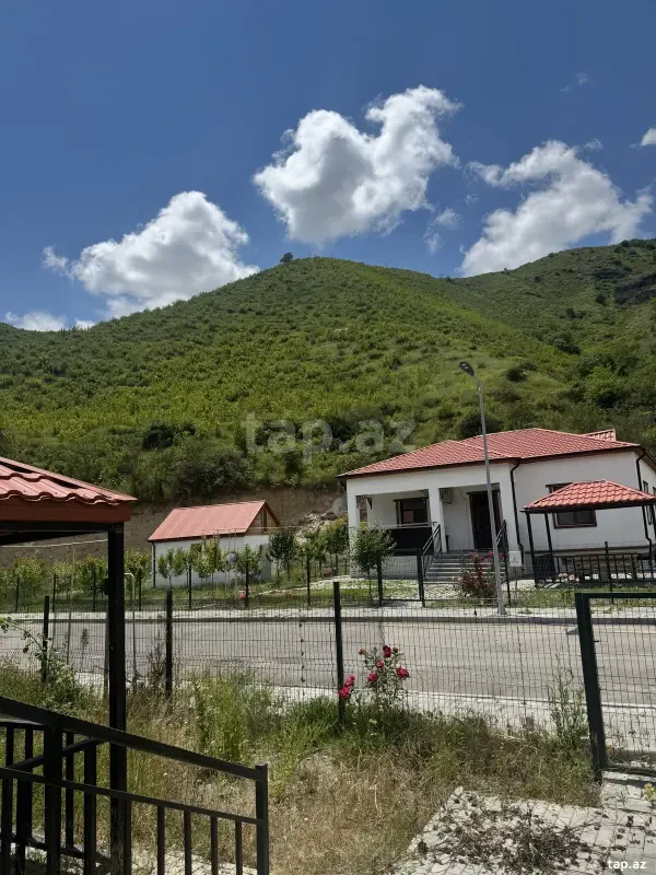 Kirayə verilir 2 otaqlı həyət evi 90 m²