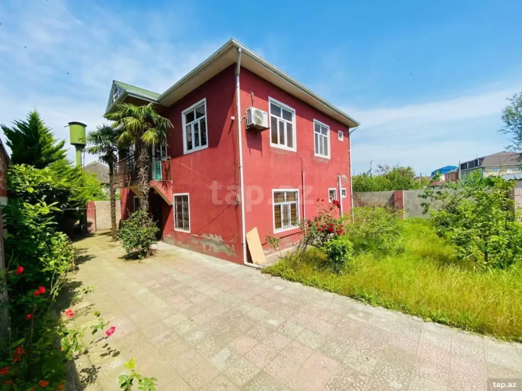 Kirayə verilir 5 otaqlı həyət evi 200 m²