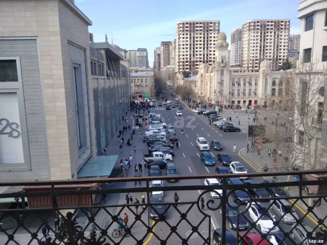 Kirayə verilir 2 otaqlı yeni tikili 105 m²