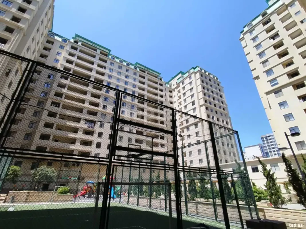 Satılır 4 otaqlı yeni tikili 215 m²
