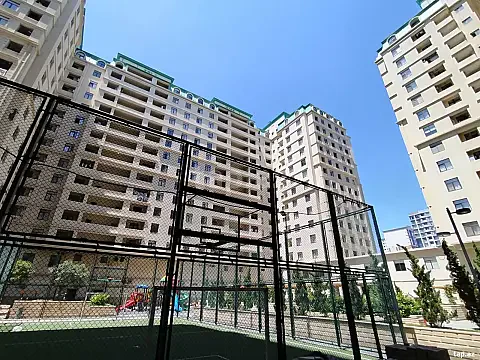 Satılır 4 otaqlı yeni tikili 215 m² — Bakı 4 otaq 215.00 m²