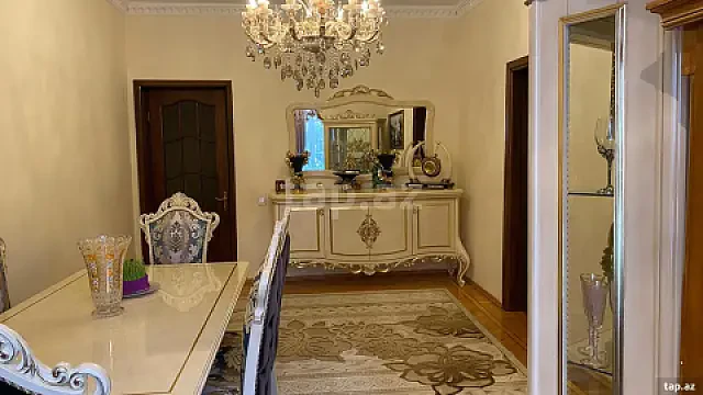 Kirayə verilir 4 otaqlı mənzil 130 m² — Bakı, Nərimanov 4 otaq 130.00 m²