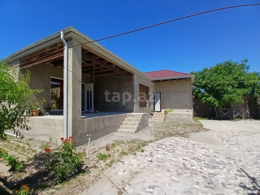 Satılır 4 otaqlı həyət evi 120 m²