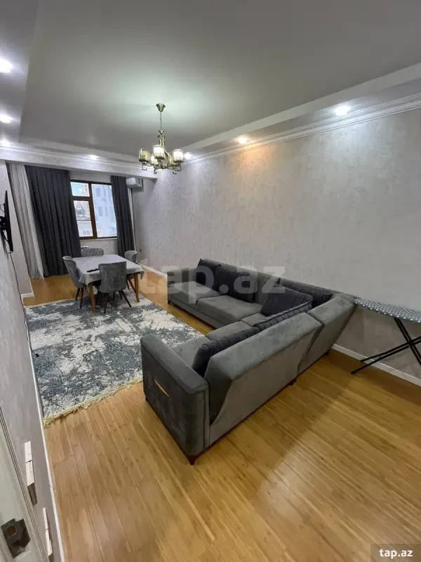 Kirayə verilir 2 otaqlı mənzil 85 m²