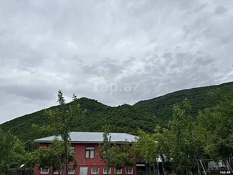 Kirayə verilir 4 otaqlı həyət evi 180 m² — Qax 4 otaq 180.00 m²