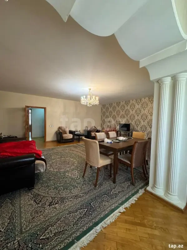 Satılır 4 otaqlı mənzil 110 m²