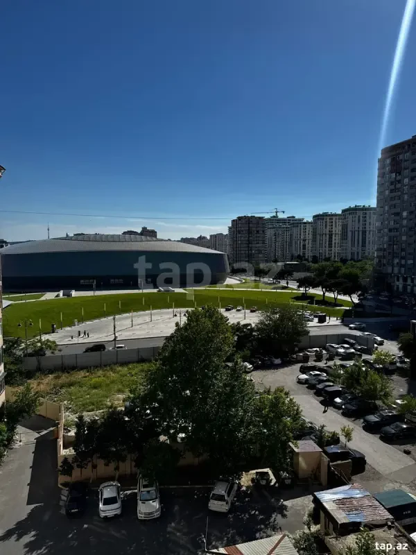 Kirayə verilir 2 otaqlı yeni tikili 80 m²