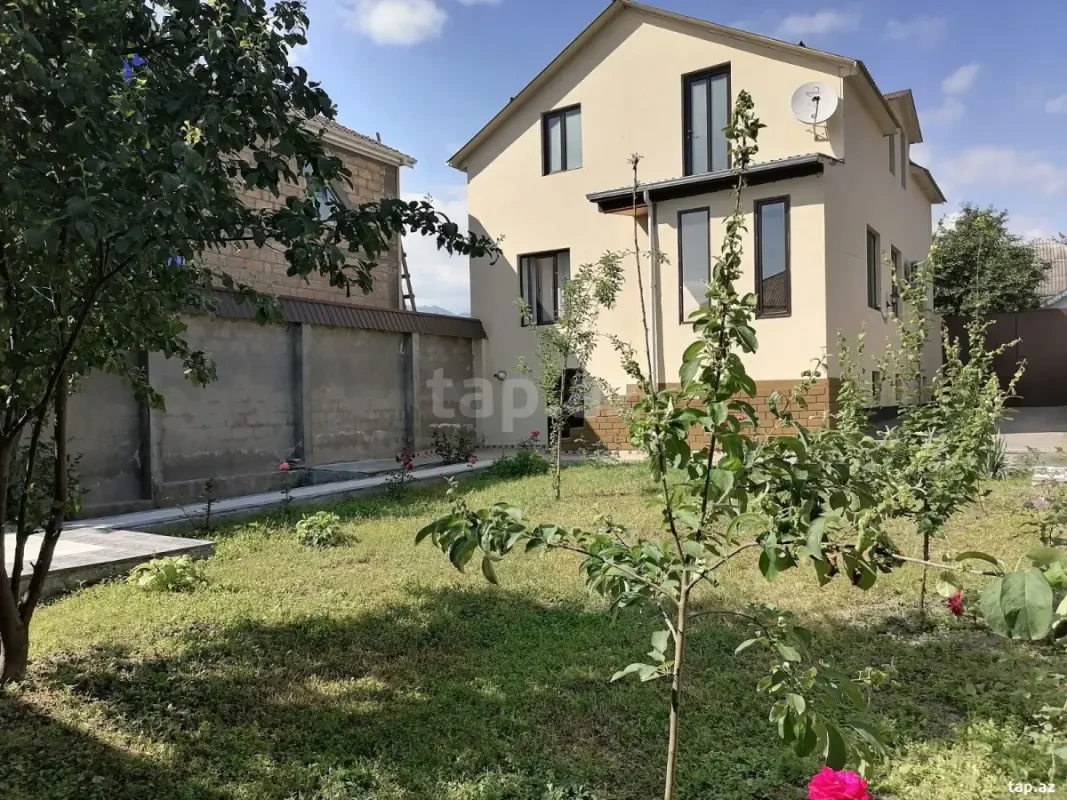 Kirayə verilir 2 otaqlı həyət evi 140 m²