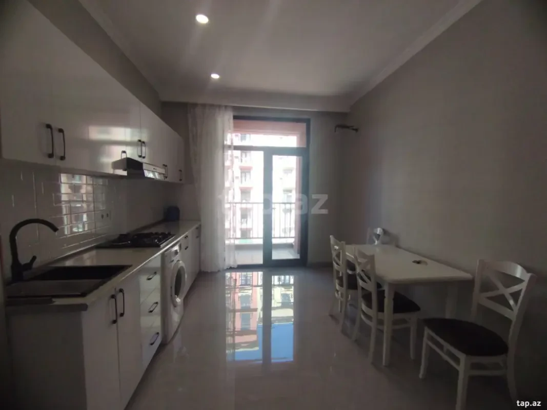 Kirayə verilir 2 otaqlı yeni tikili 80 m²