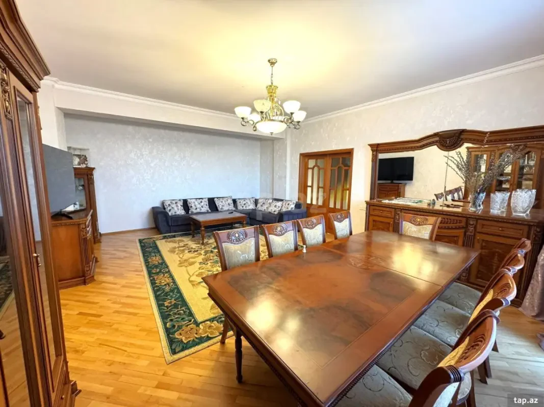 Kirayə verilir 3 otaqlı yeni tikili 130 m²