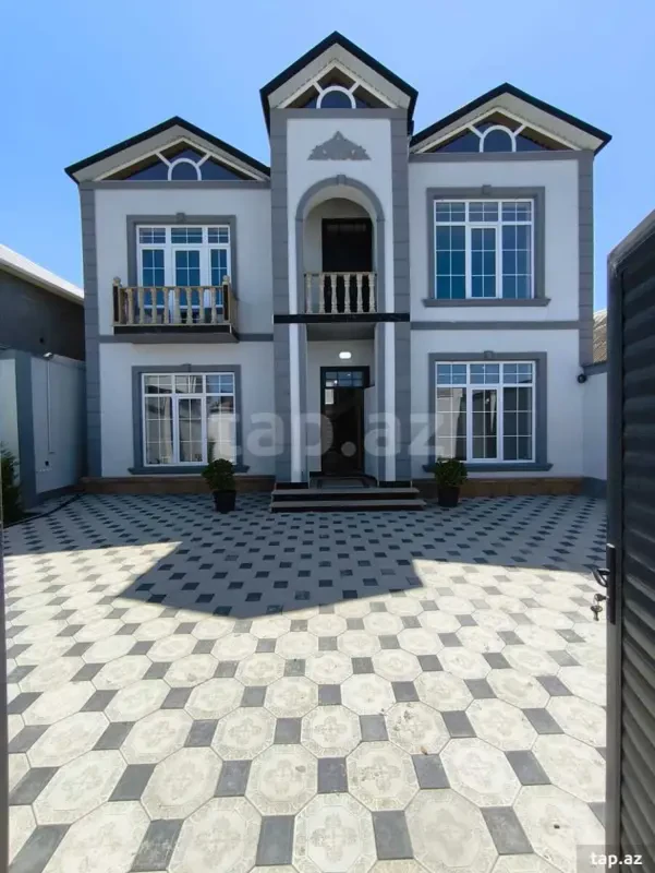 Satılır 5 otaqlı həyət evi 240 m²