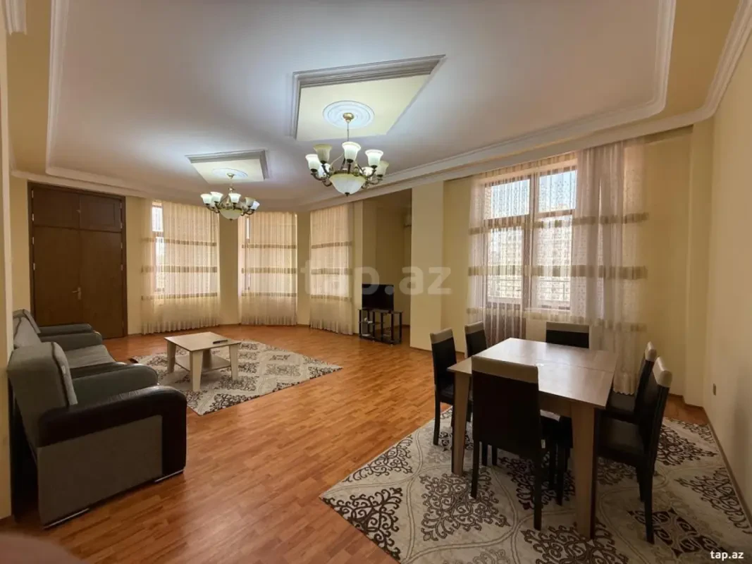 Kirayə verilir 4 otaqlı yeni tikili 220 m²
