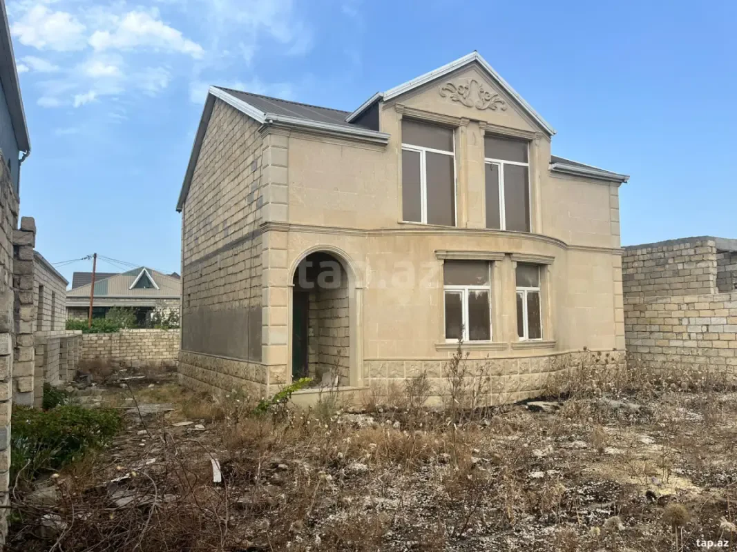 Satılır 4 otaqlı həyət evi 250 m²